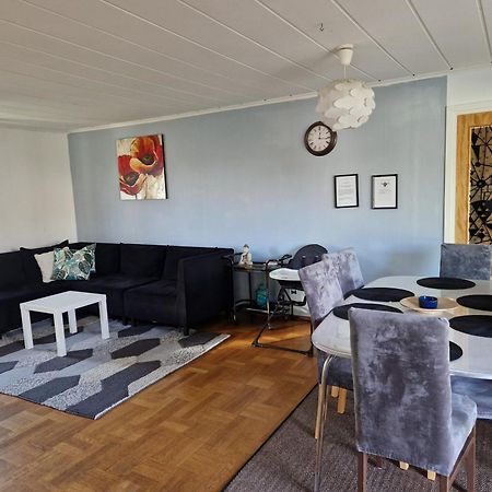 Villa Med Egen Parkering. Moejlighet Att Boka Fran 1 Och Upp Till 5 Personer. Örebro Dış mekan fotoğraf