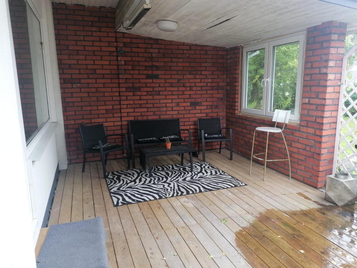 Villa Med Egen Parkering. Moejlighet Att Boka Fran 1 Och Upp Till 5 Personer. Örebro Dış mekan fotoğraf