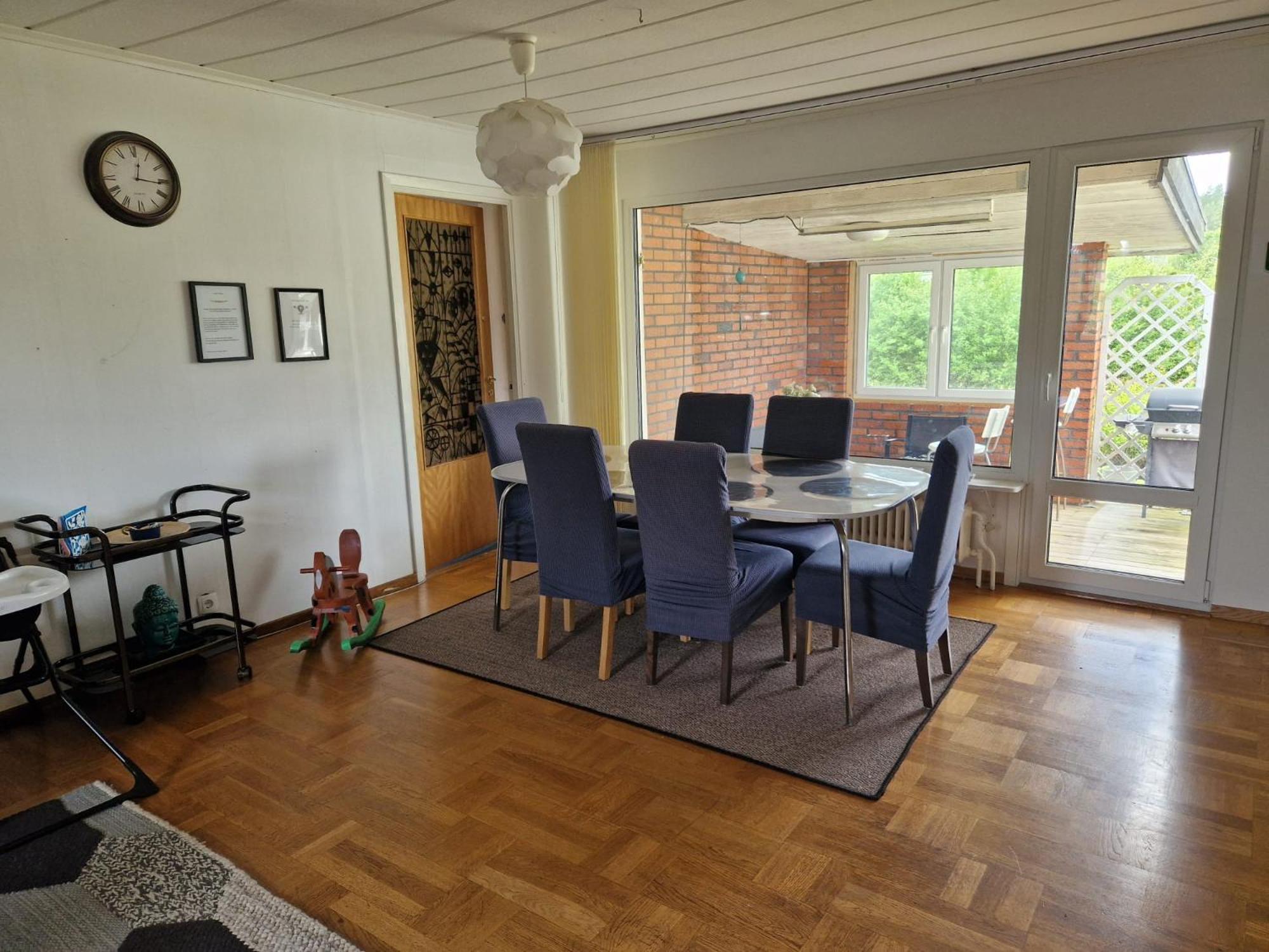Villa Med Egen Parkering. Moejlighet Att Boka Fran 1 Och Upp Till 5 Personer. Örebro Dış mekan fotoğraf