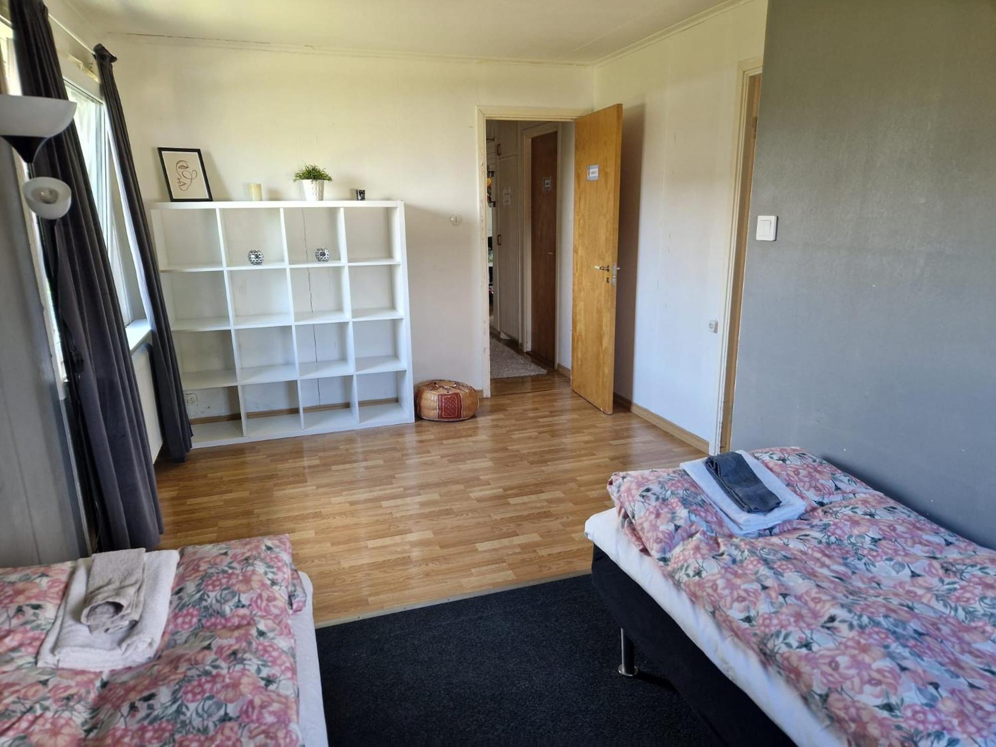 Villa Med Egen Parkering. Moejlighet Att Boka Fran 1 Och Upp Till 5 Personer. Örebro Dış mekan fotoğraf