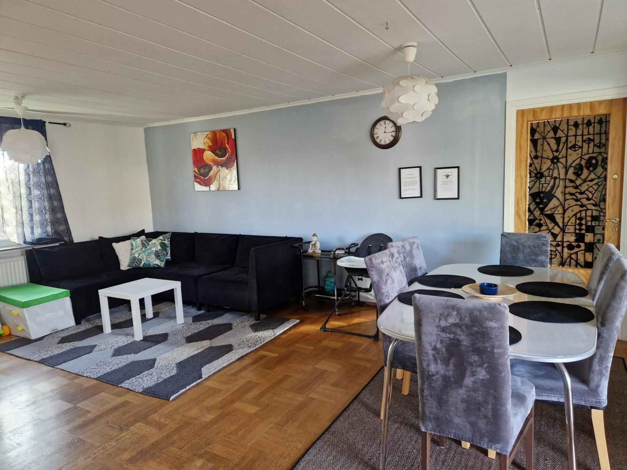 Villa Med Egen Parkering. Moejlighet Att Boka Fran 1 Och Upp Till 5 Personer. Örebro Dış mekan fotoğraf